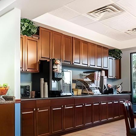 Days Inn By Wyndham Richmond Hill/Savannah Εξωτερικό φωτογραφία