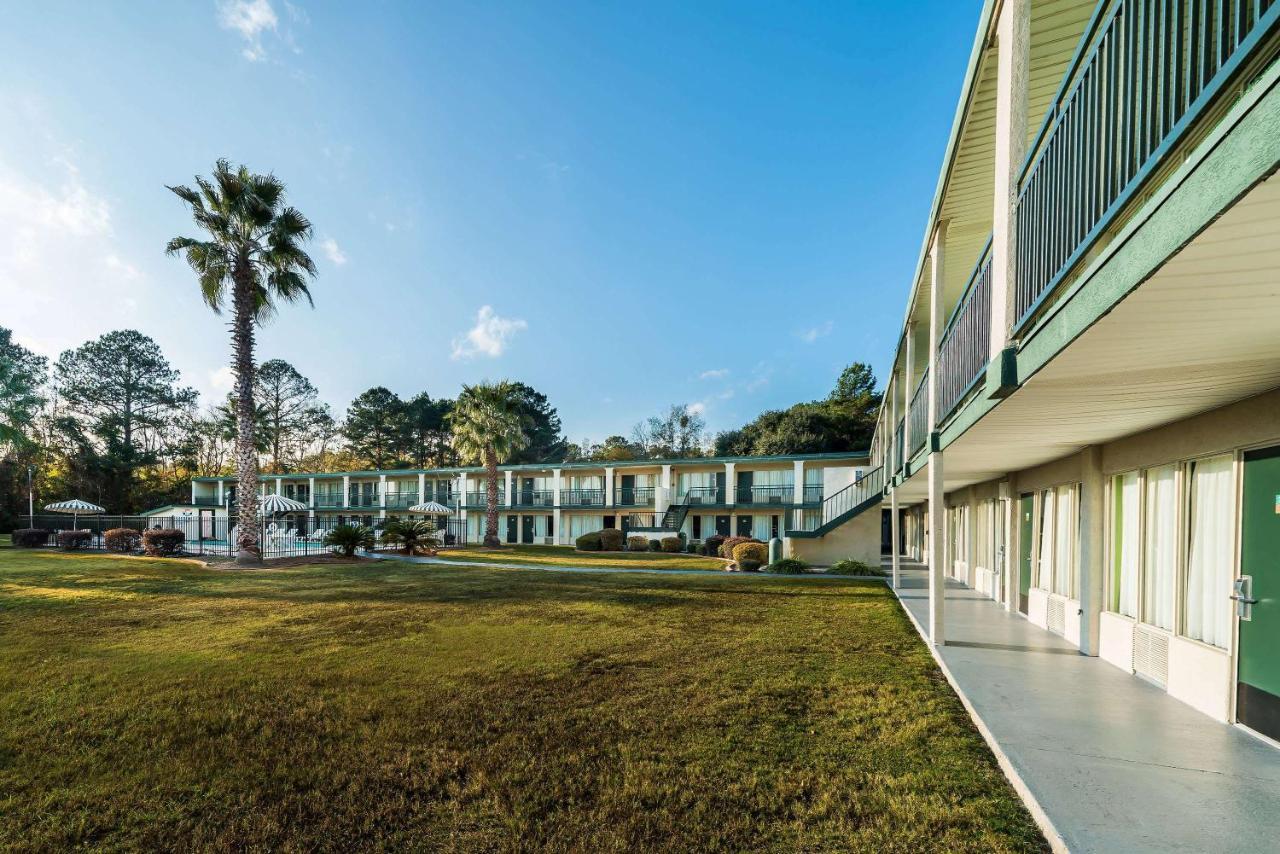 Days Inn By Wyndham Richmond Hill/Savannah Εξωτερικό φωτογραφία